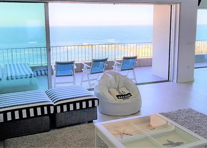 Avenida Dos Banhos Apartment